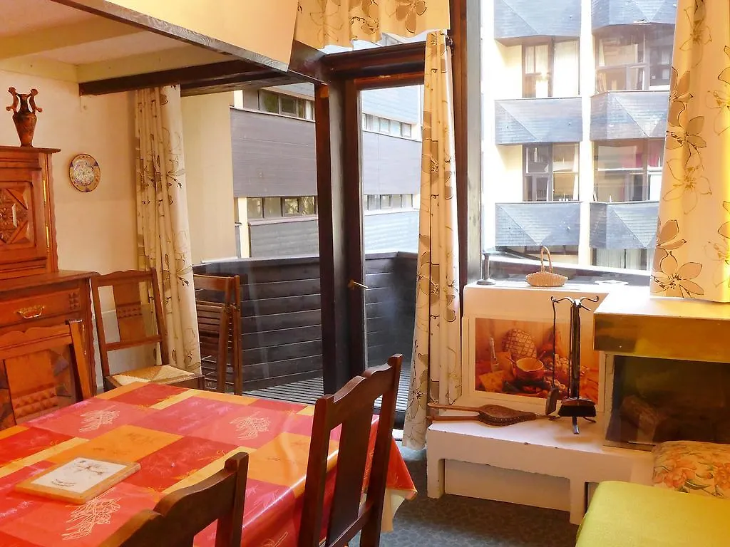 Apartment Grand Roc-3 By Interhome Chamonix